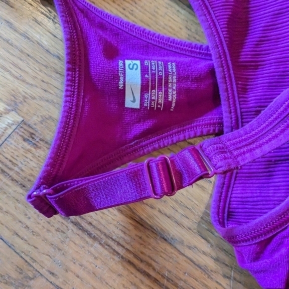 Nike‎ Small Purple Fit Dry Tank Top w/ Built-in Bra & Adjustable Straps - Picture 10 of 10